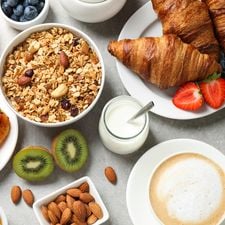 Petit-déjeuner : les 3 ingrédients conseillés par un médecin pour être en pleine forme